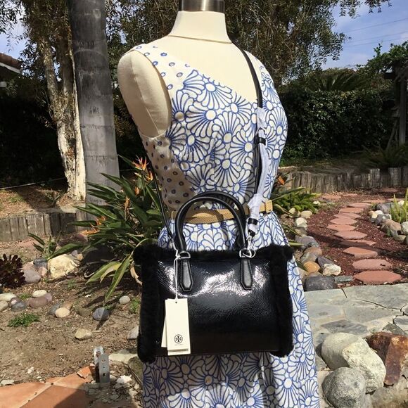 TORY BURCH CRINKLE PATENT LEATHER SHEARLING CROSSBODY BAG OR HANDBAG - Picture 10 of 12